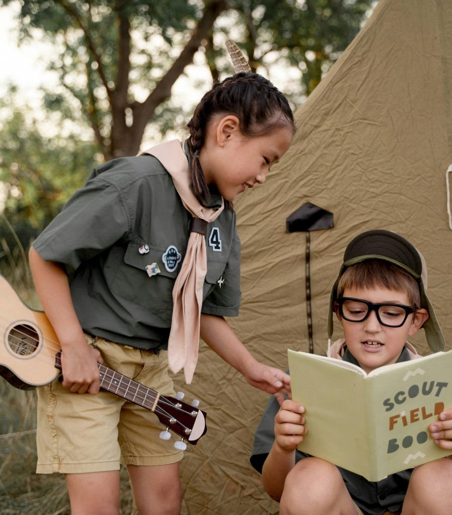 Kostenloses Stock Foto zu backpacking, buch, campen